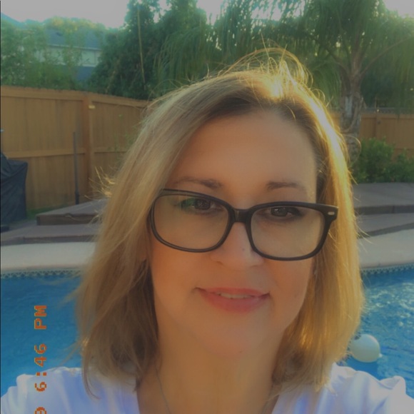 Meet your Posher, Kimberly - Picture 3 of 3